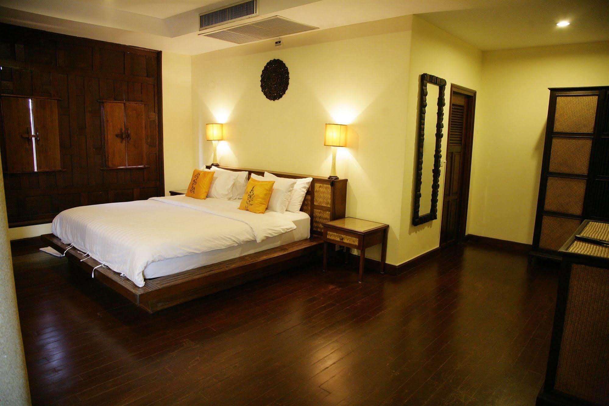 Evergreen Boutique Hua Hin Exterior photo